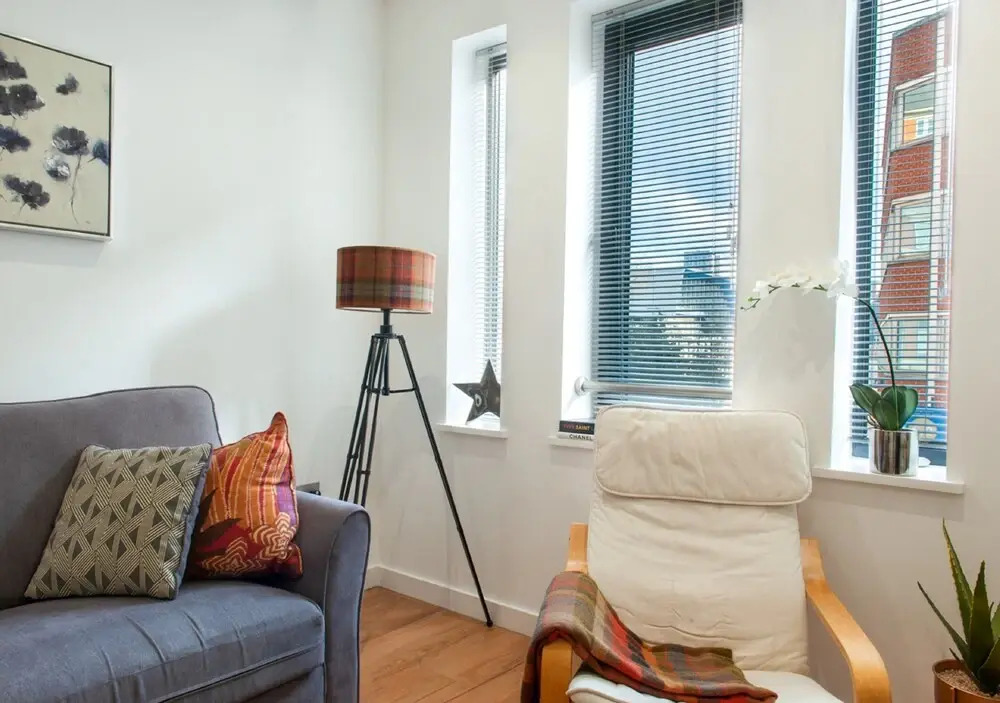 Select Serviced Accommodation - Summit House