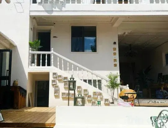 Floral Hotel · Huashi | Art Gallery VILLA Garden Boutique (Yining Six Star Street Branch)