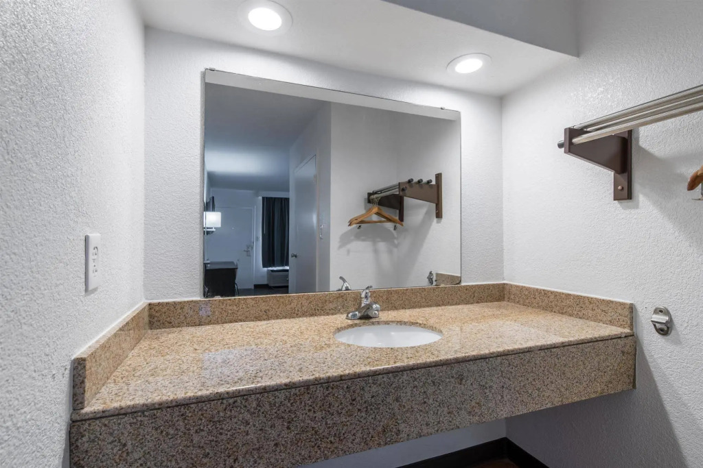 Americas Best Value Inn Hamilton
