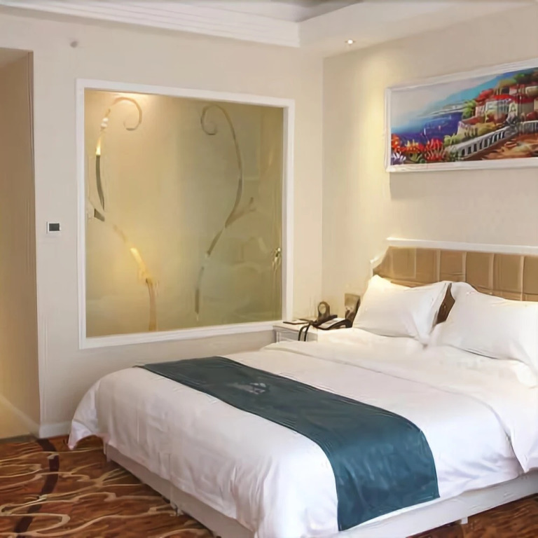 Yiju Hotel (Daming Palace West Subway Station)