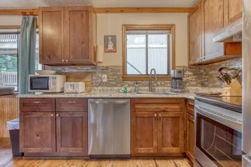 Little Trail Lodge - Unit B