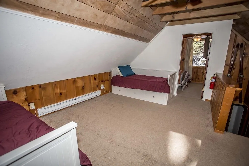 Mountain Air - 3 Br home by RedAwning