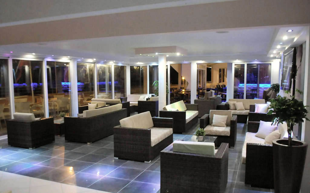 LIV Mackenzie Beach Suites Larnaca