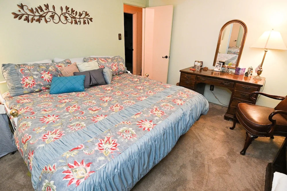 Room-comfortable Luxury, Superior Qualit
