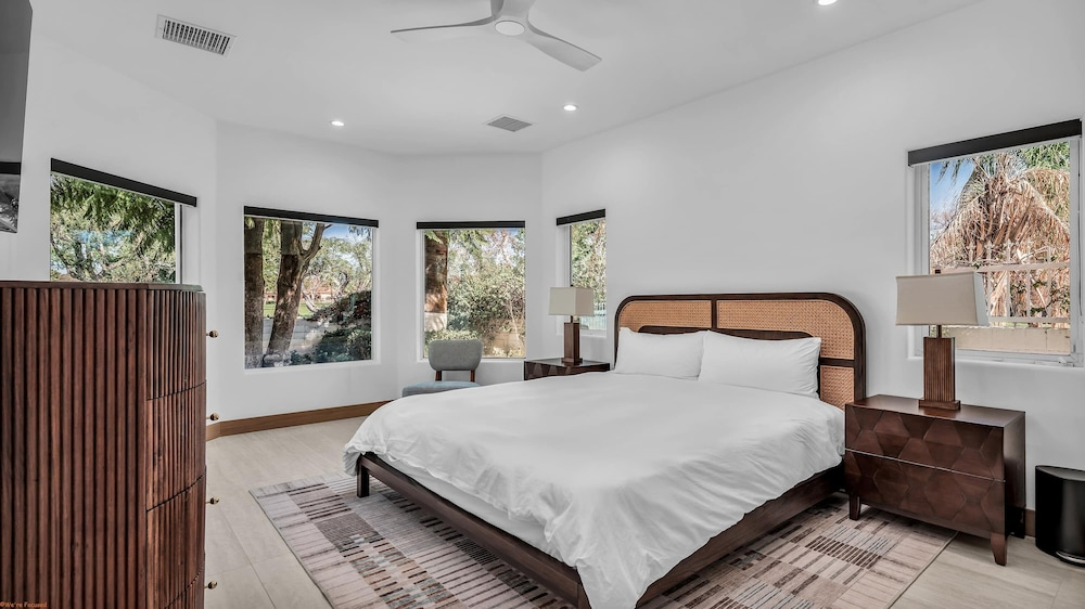 Luxury 6br Palm Springs Retreat With Private Pool Spa