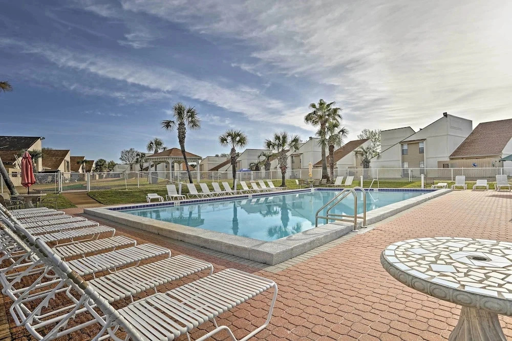 2 Units at Horizon South Resort! Walk to Beach