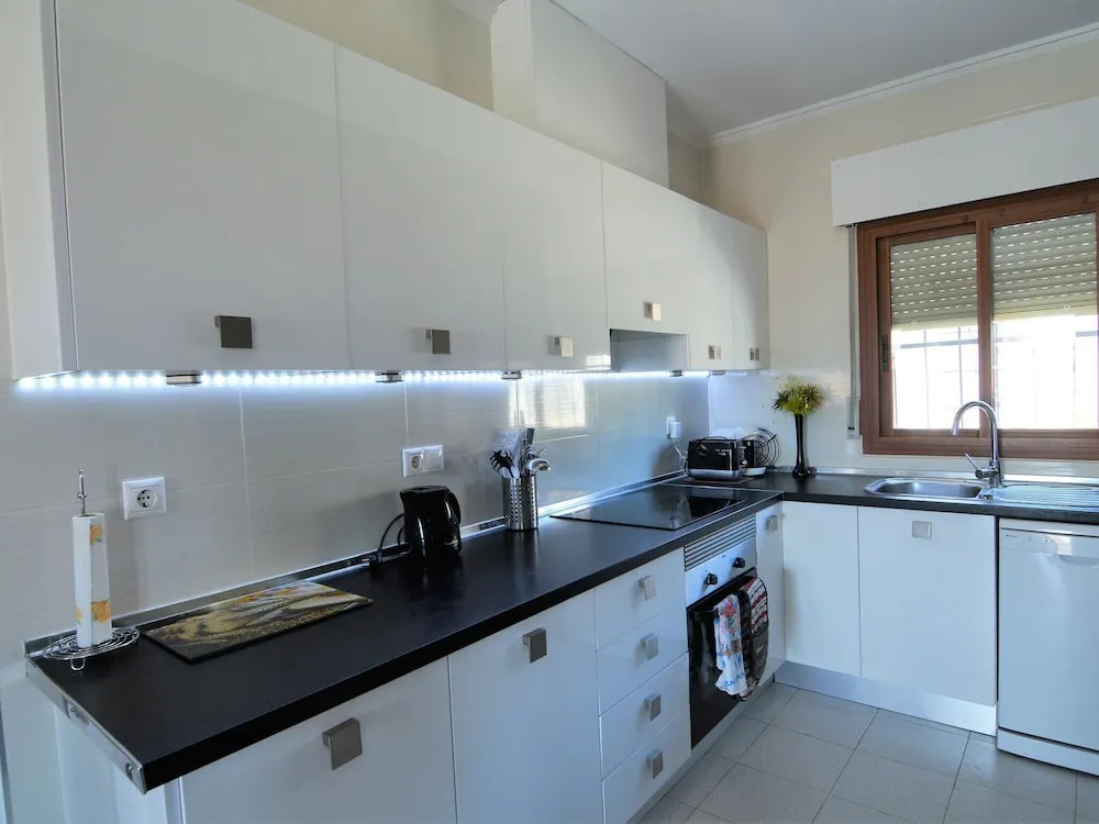 Villa With Private Swimming Pool in Queseda