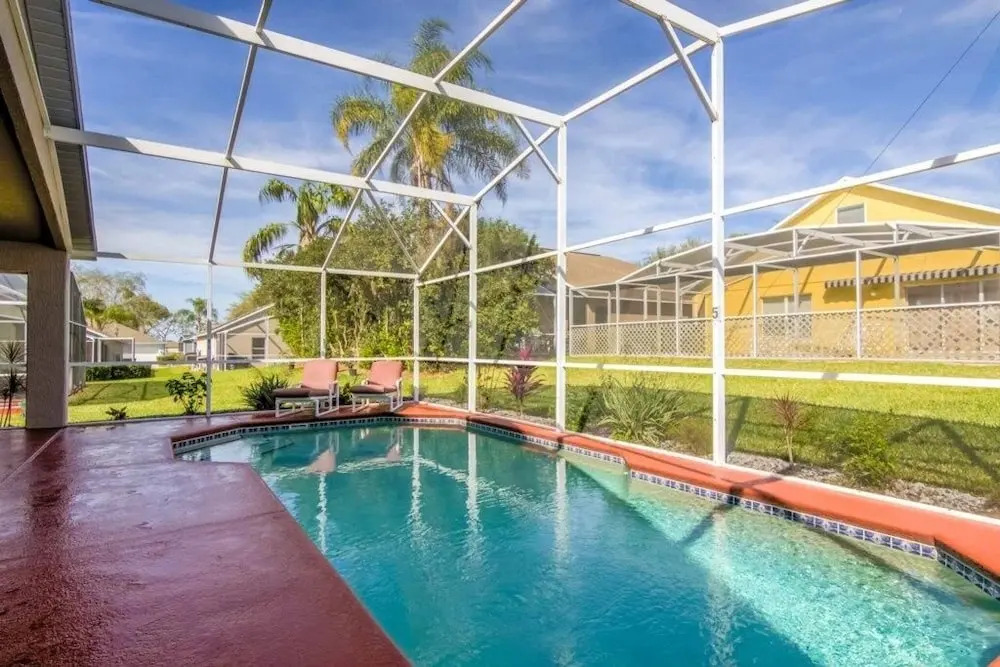 Private Pool In Golf Resort! 4 Bedroom Home by RedAwning