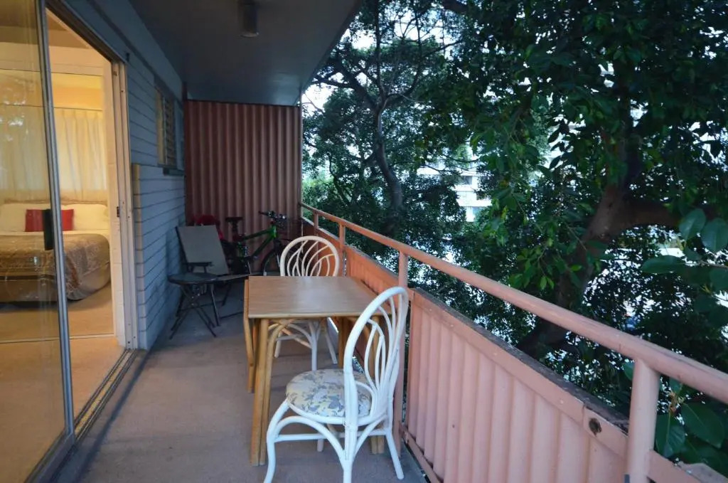Hawaiian King 501 Studio, Pool and BBQ Grill, Sleeps 4