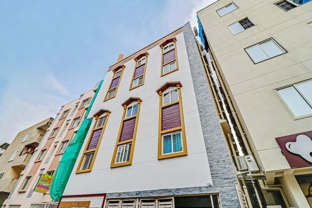 Oyo Home 39445 Cozy Stay Fortis Hospital
