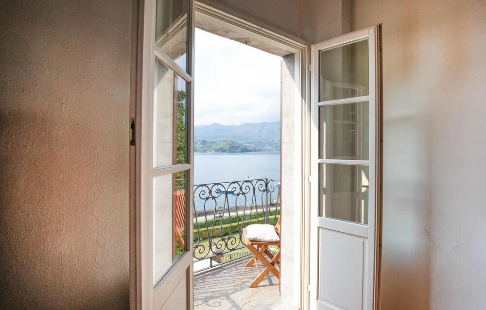 Finestra Sul Lago