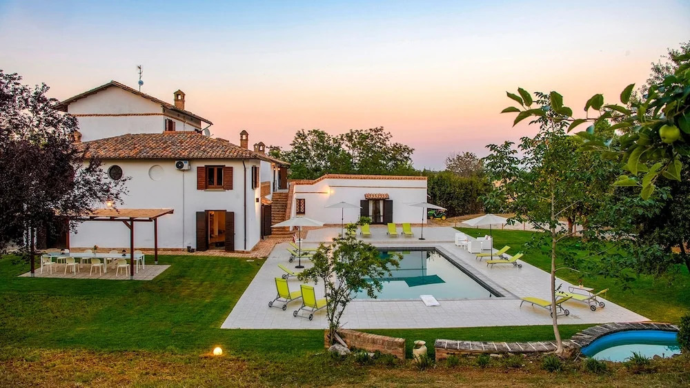 VILLA ARDENTE 12&1, Emma Villas