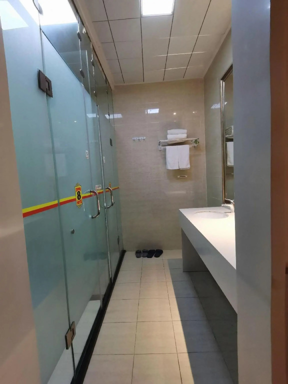 Super 8 Hotel (Linquan East Road, Guangde Road)