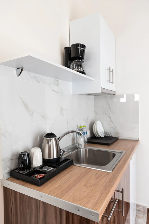 City Plaza Apartments & Rooms