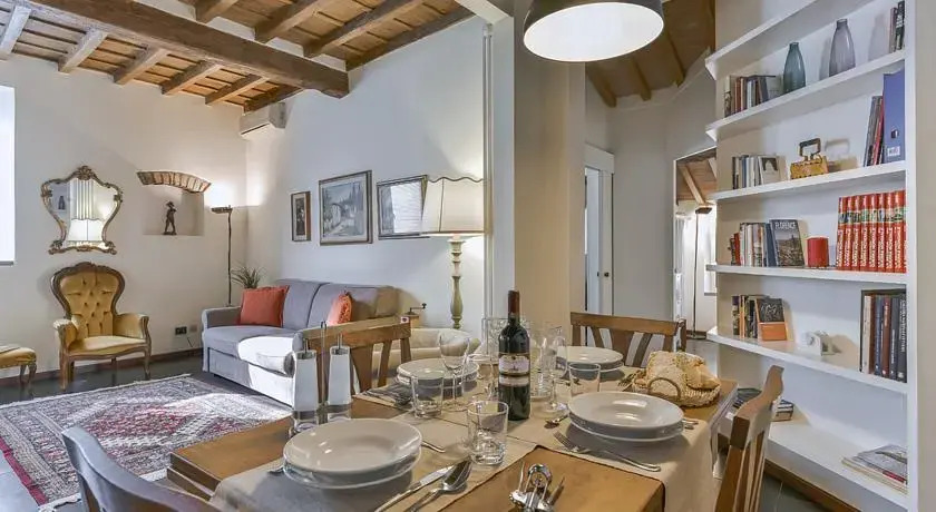 Debussy Halldis Apartments