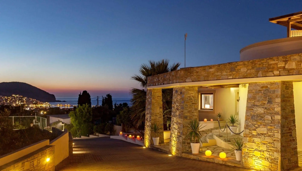 Skopelos Holidays Hotel