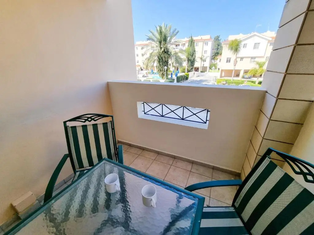 Yaar Apartment with pool and tennis court