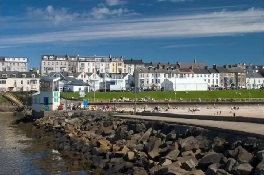 Portrush - 3 Bed - 2 Bath - Parking - Pet Friendly