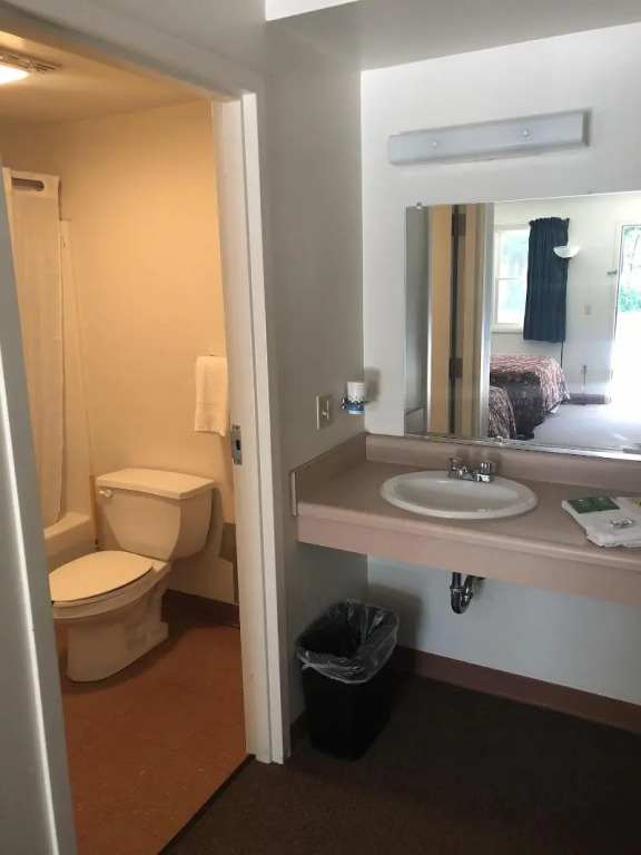 Gravity Inn Motel