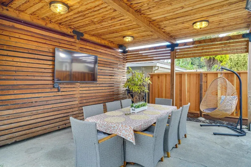 Cozy Bay Area Vacation Rental With Patio
