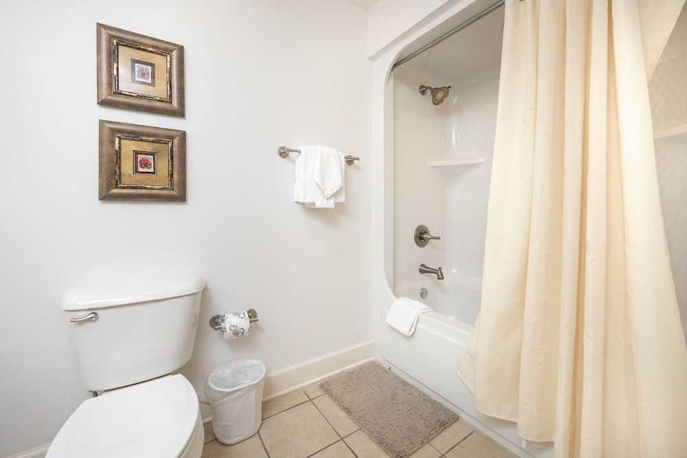 Phoenix West 1806 3 Bedroom Condo