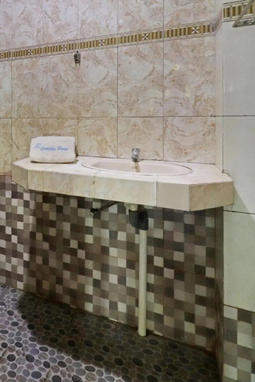 OYO 113500 Hotel R Cantika Syariah