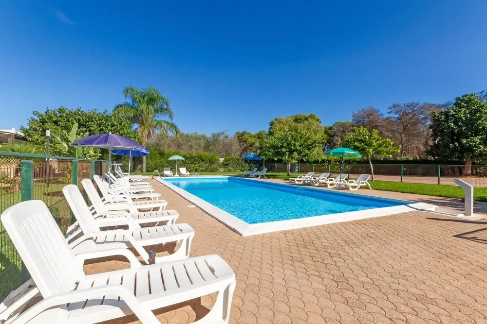 Luxury Holiday Home With Swimming Pool in Torre Lapillo No4684