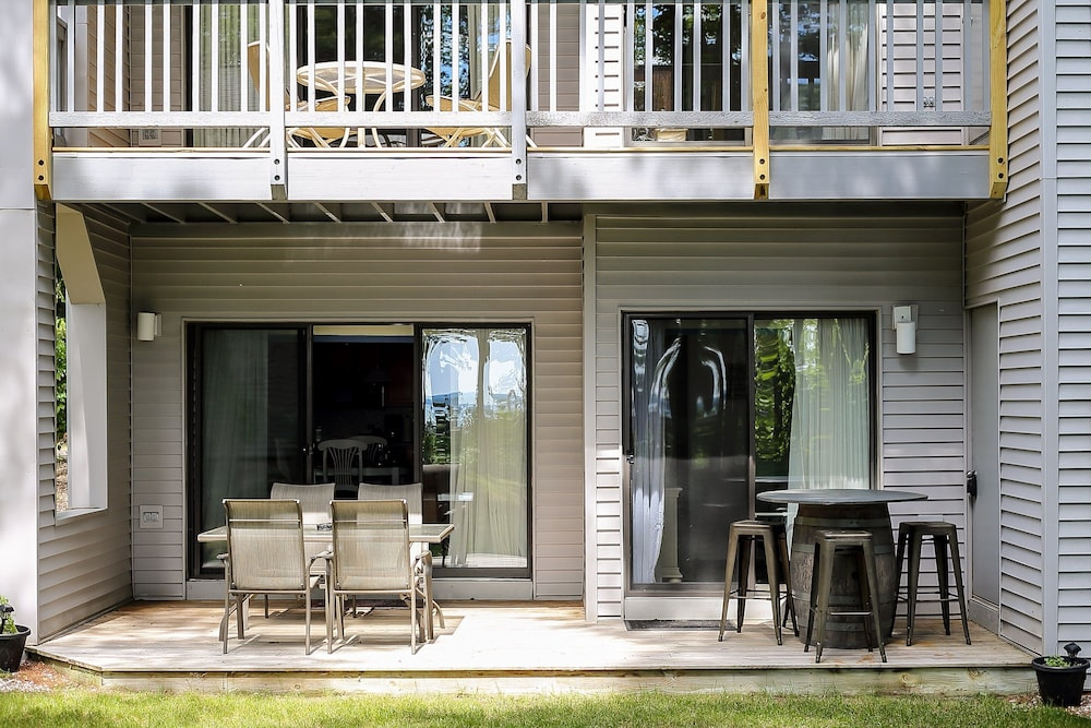Grand Traverse Bay Lake View Condo 5682