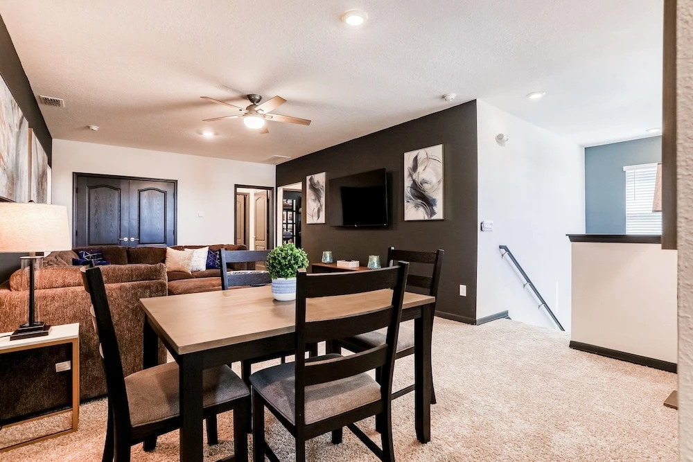 Large Open-concept Home With Private Pool, Pool Table-dogs Welcome