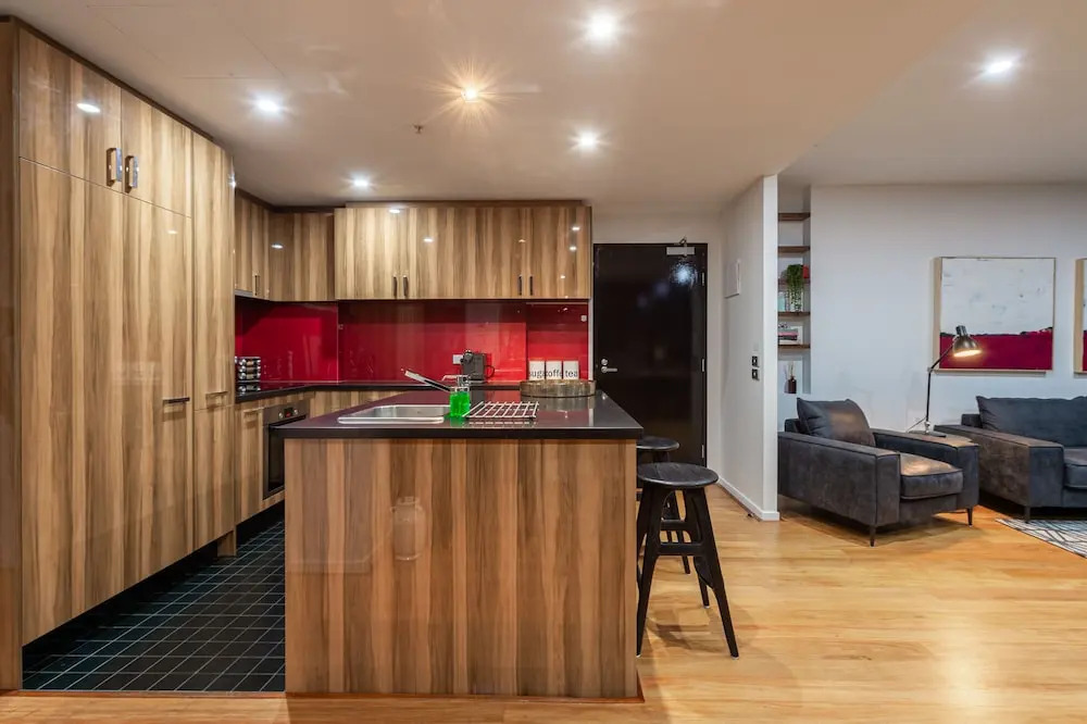 Luxury 3 Bed 2 Bath City Views