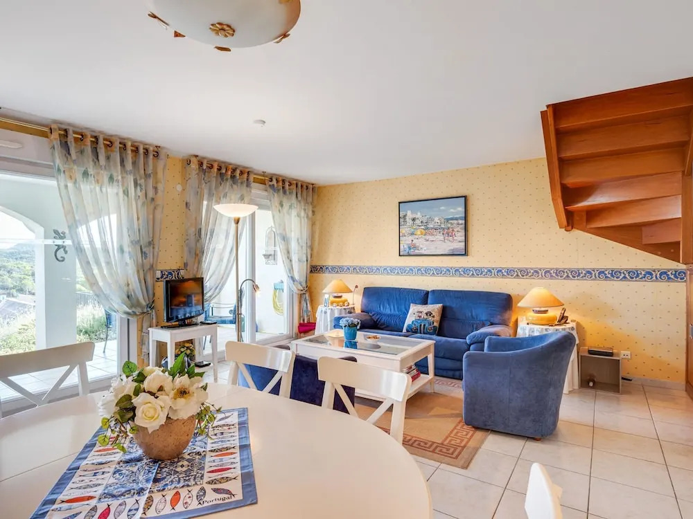 Modern Holiday Home in Saint-raphaël With Private Pool