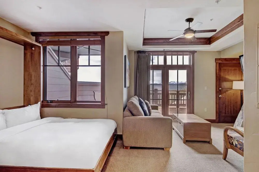 One Ski Hill Place S8212