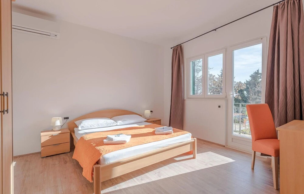 Nice Home In Vrsi With Wifi