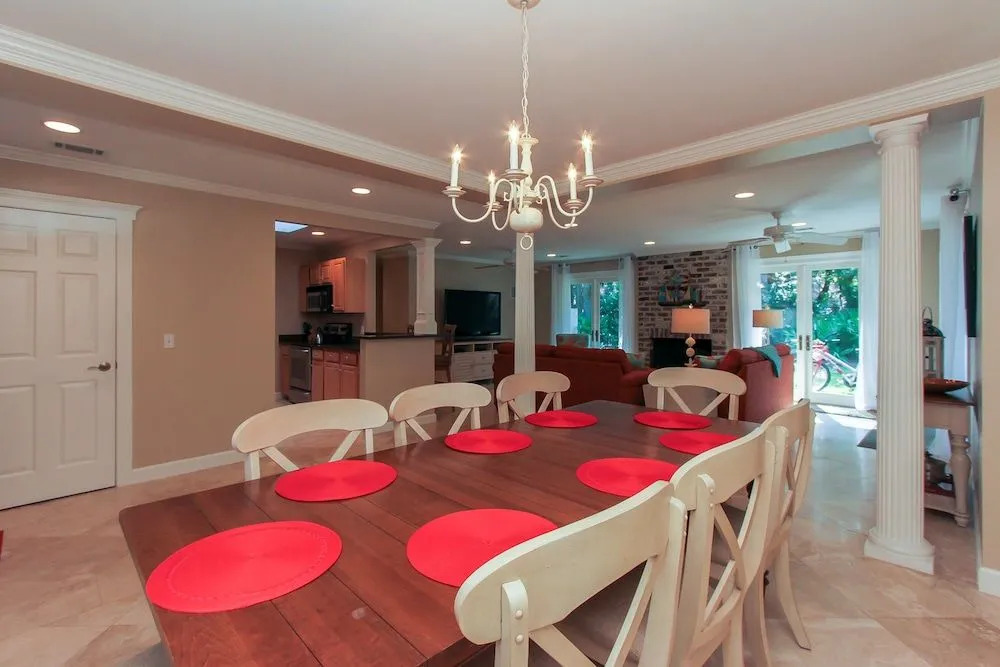 5 Hollyberry Lane