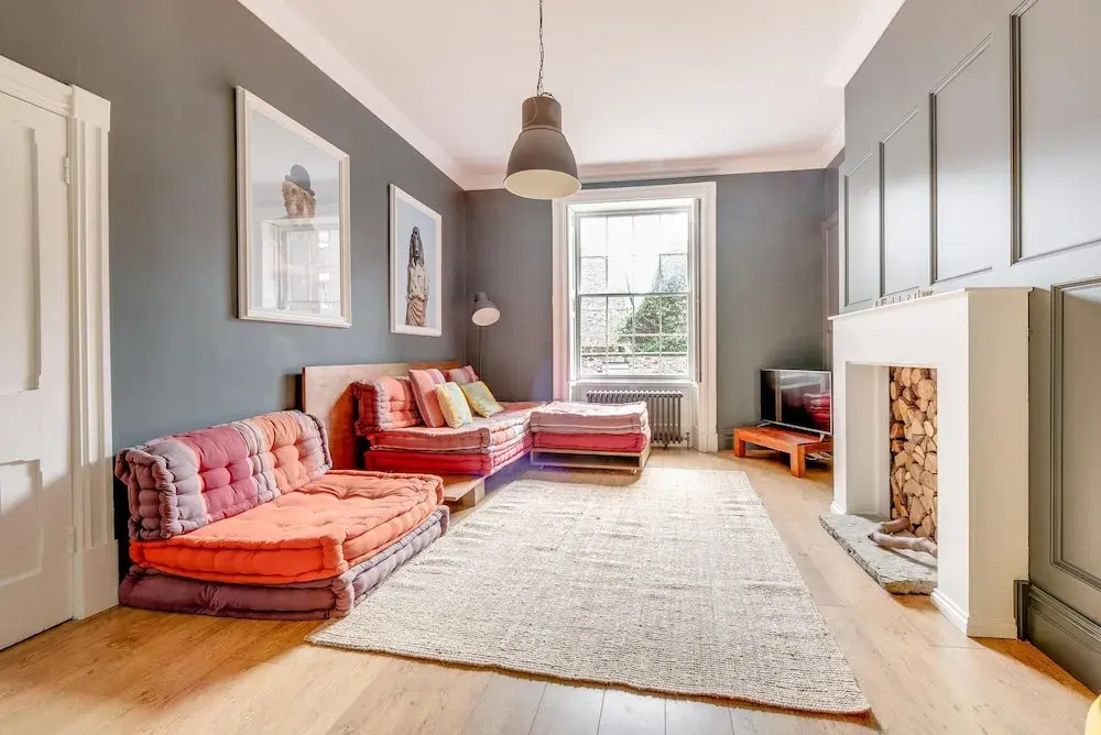 Spectacular 4BR Townhouse in Georgian Quarter, free parking