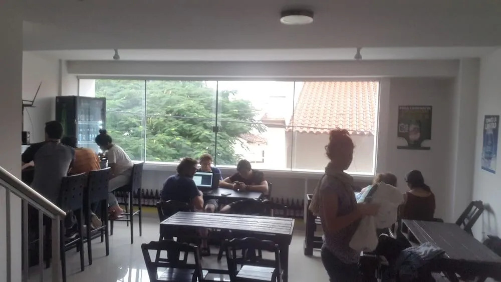 Backpackers Bar&Suites