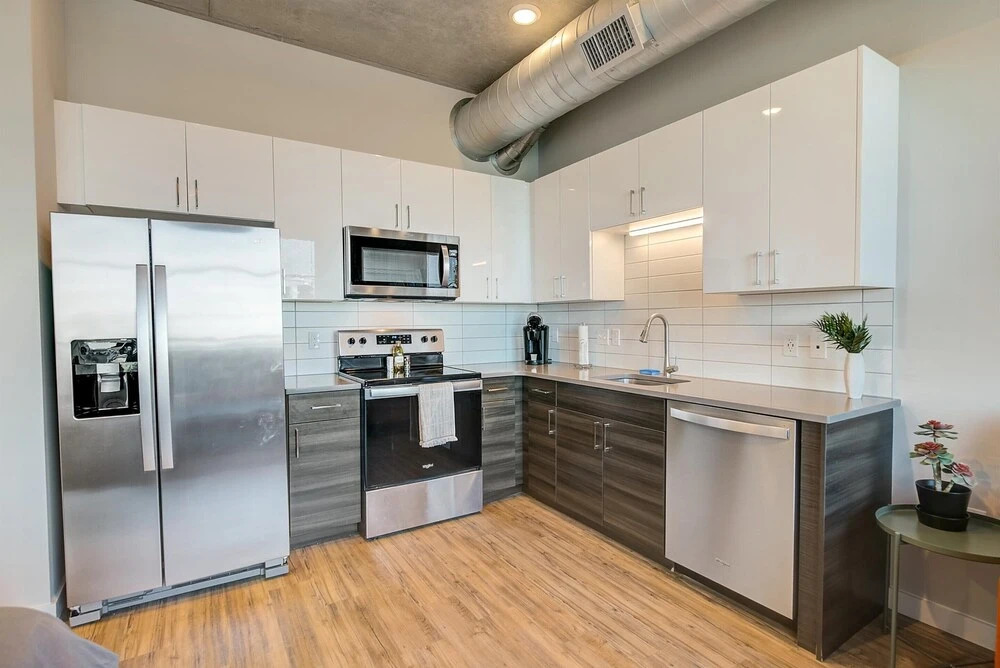 FRONTDESK Vantage Apts Edge District St Pete
