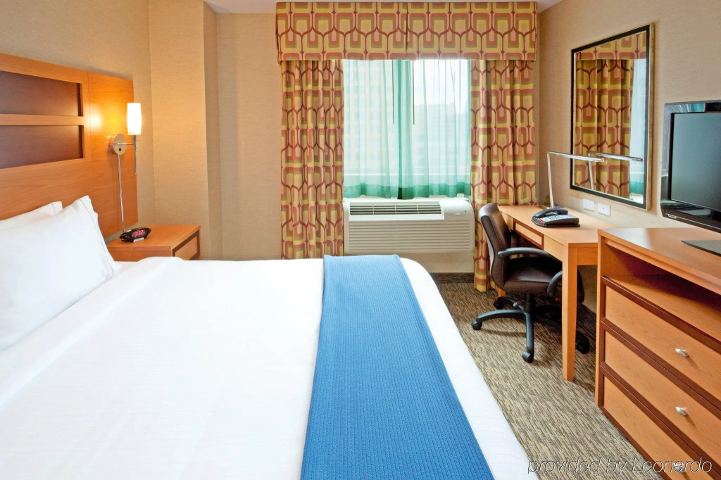 Holiday Inn Express - Times Square by IHG
