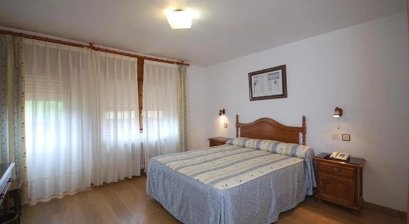 Hotel Trespalacios
