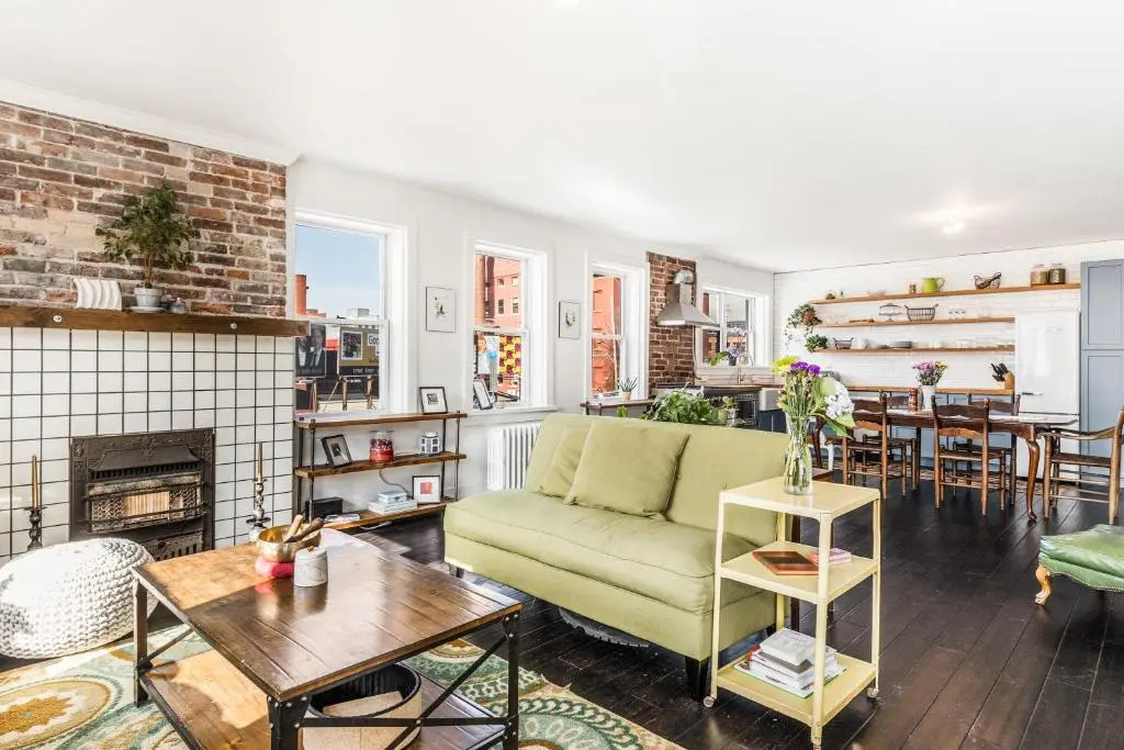 Strip District Studio - Convenient to all Pittsburgh has to offer