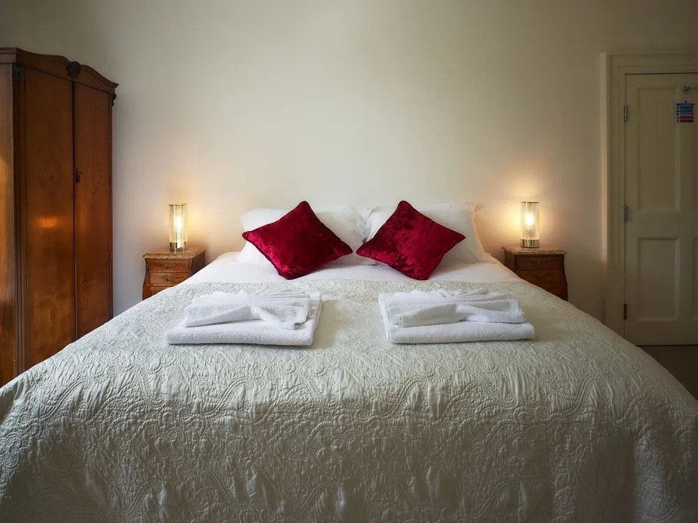 4 Berkeley Square I Boutique Apartments