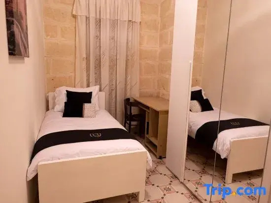 Surwig - 5 bedrooms (sleeps 9 + 2 kids)  Kercem village