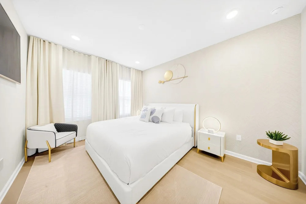 NEW 5bd/5ba Townhome Near Seaworld