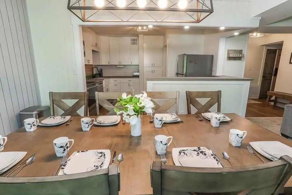 Seven Springs 2 Bedroom Premium Condo, Pet Friendly! by RedAwning