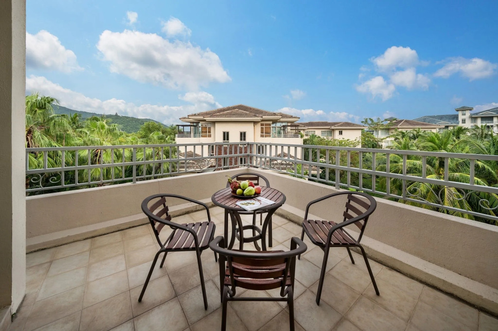 Huayu La Floret Resort Yalong Bay