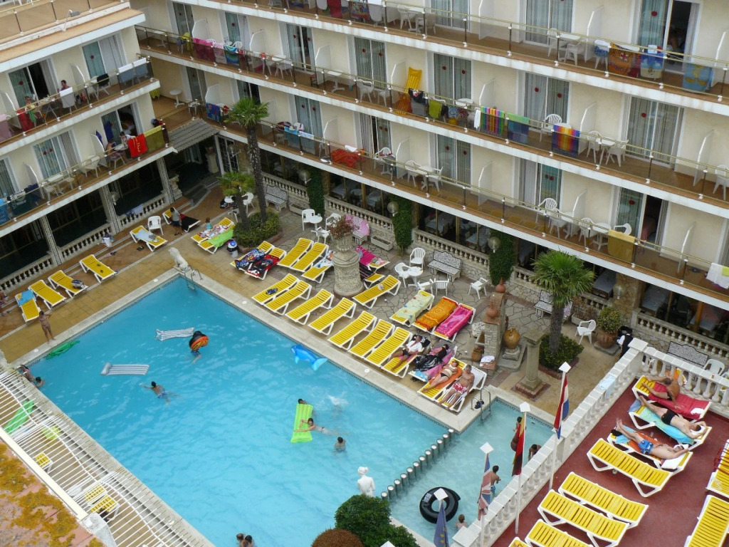 Отель Ibersol Hotel Sorra dOr