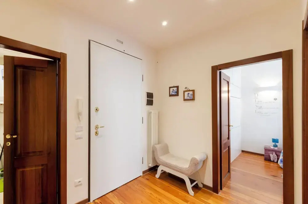 Bright 2BR flat in Rapallo Centre