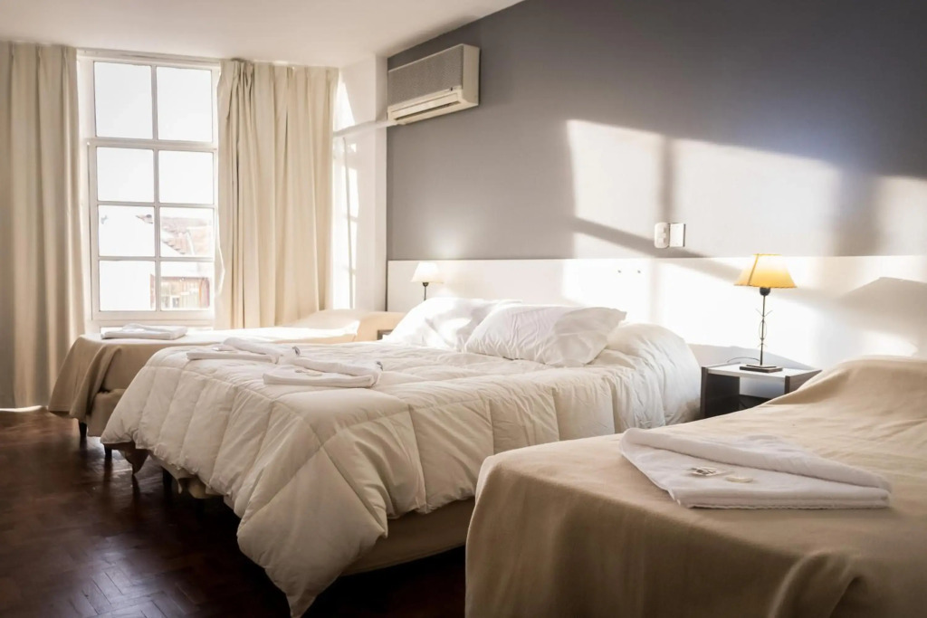 Hotel 376