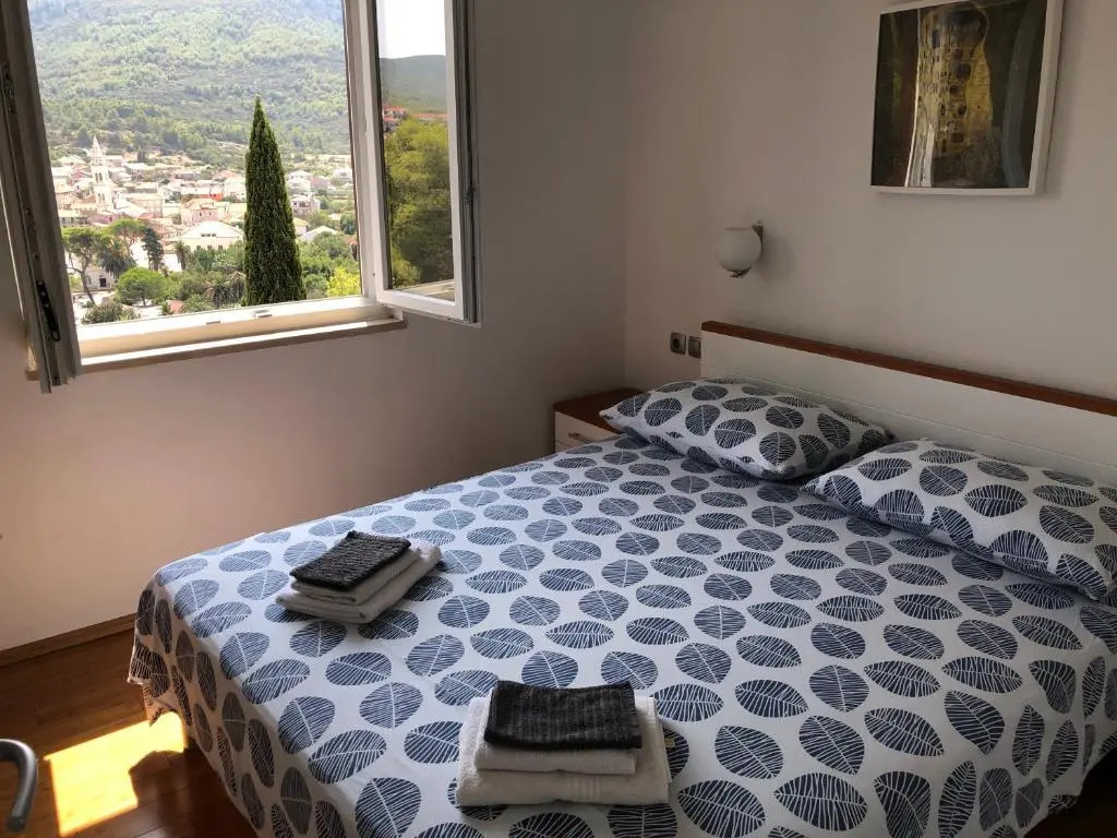 BellaVista Jelsa 2+2