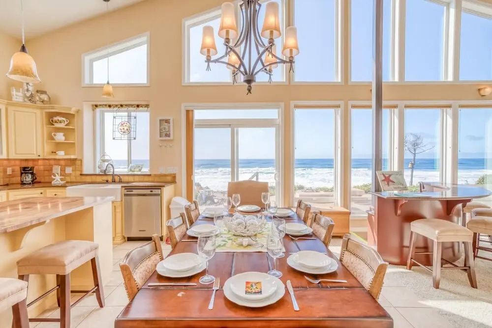 The Ocean Lounge